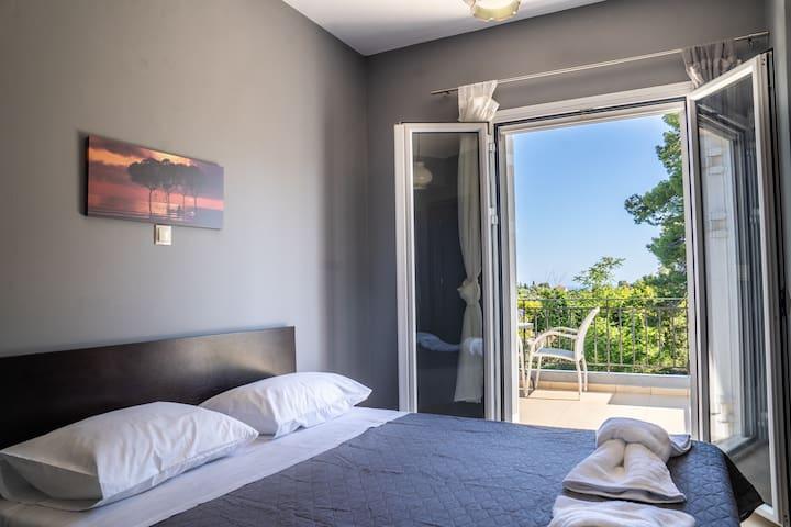 Three Bedroom Maisonette in Poros