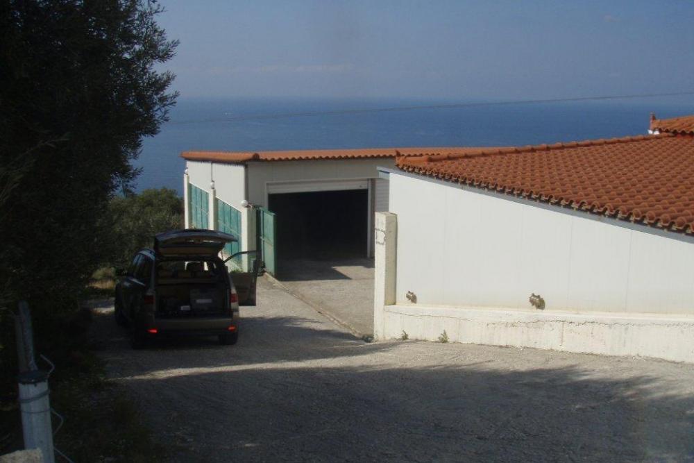 Αποθήκες 200 τετραγωνικών Πλατειές Κεφαλλονιά