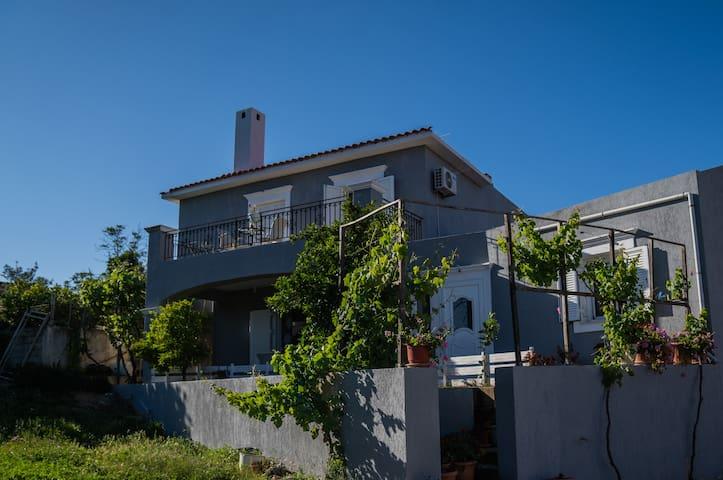 Three Bedroom Maisonette in Poros